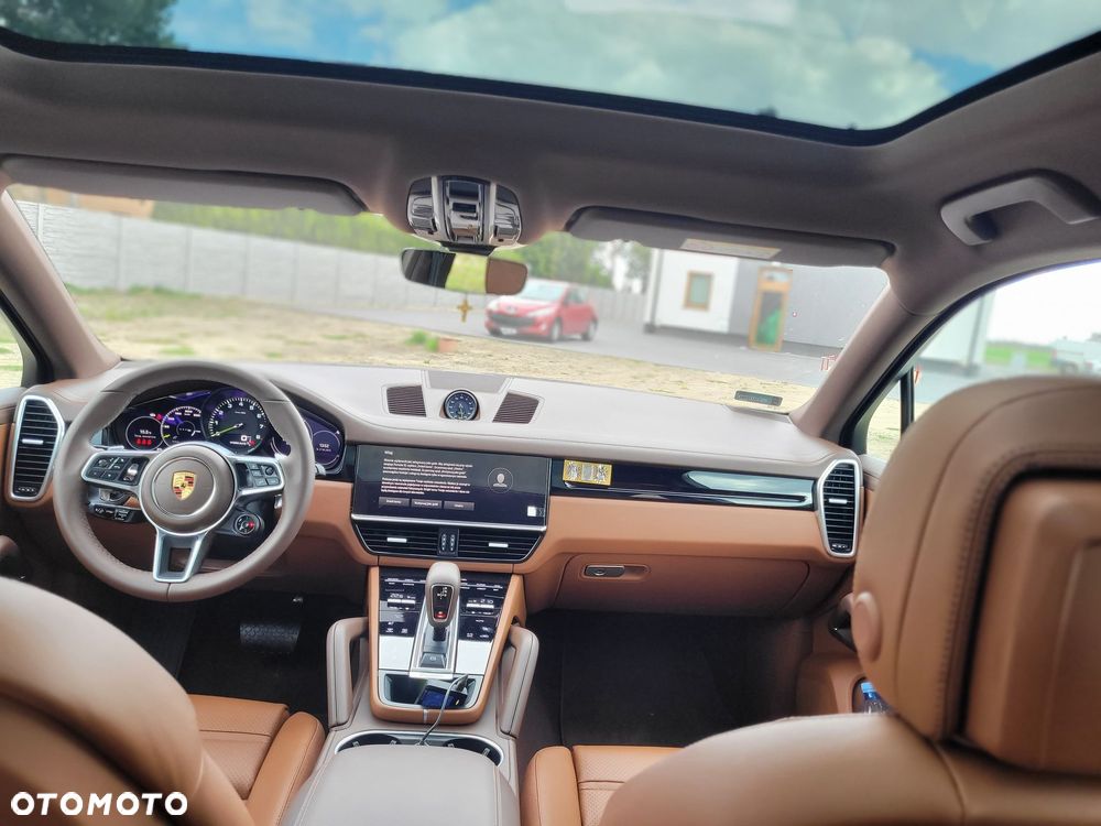 Porsche Cayenne Electric - 5