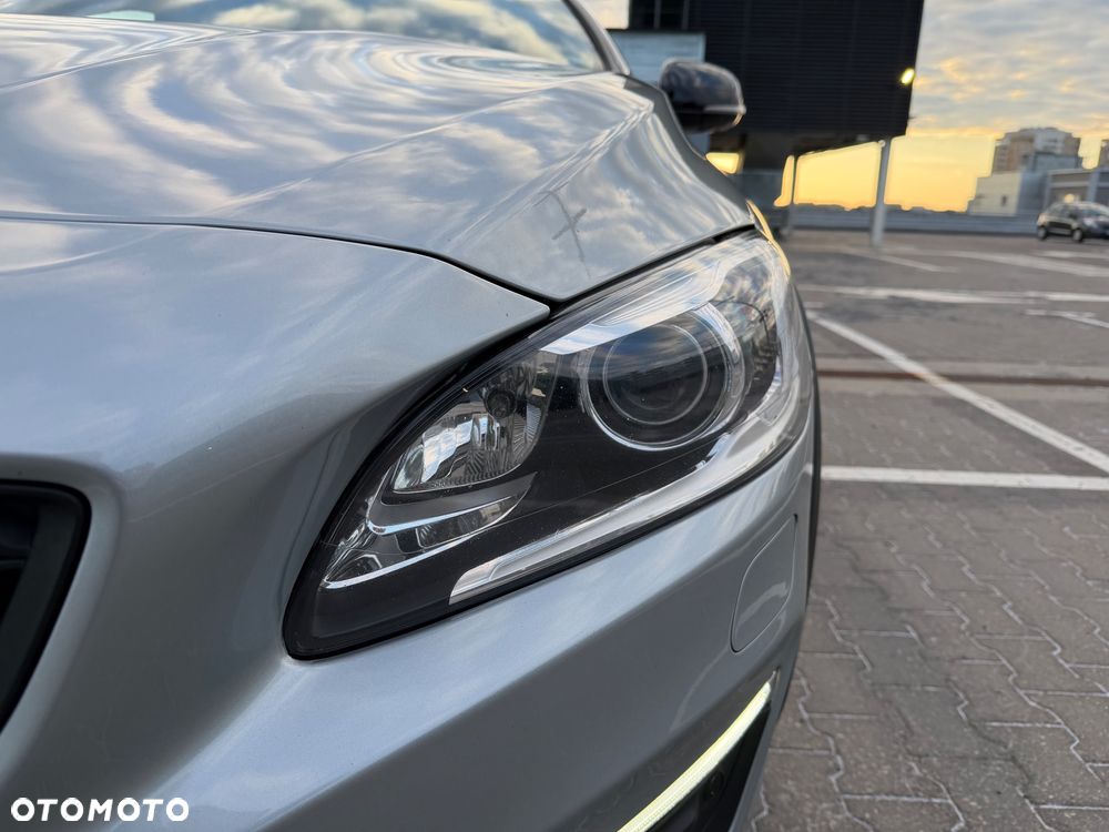 Volvo V60 Cross Country D3 Drive-E Momentum - 11