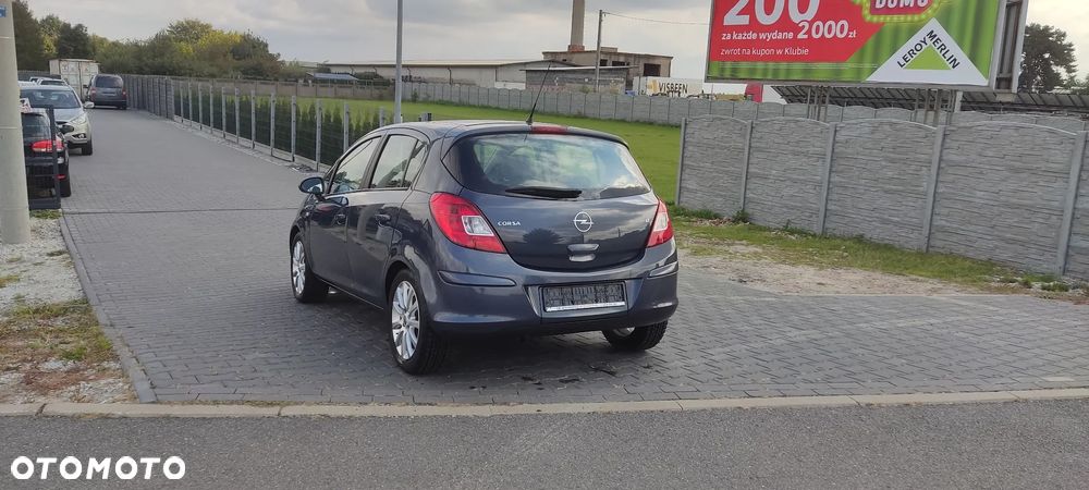Opel Corsa 1.2 16V Cosmo - 4