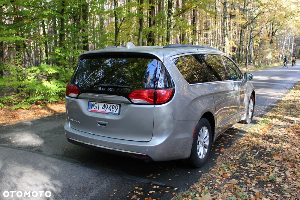 Chrysler Pacifica 2017 photo 5