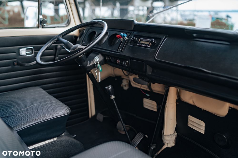 Volkswagen Transporter - 21