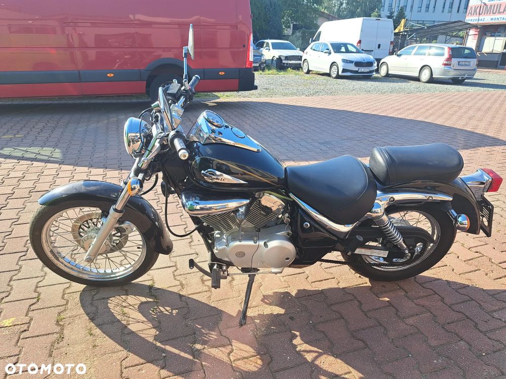 Suzuki Intruder - 6
