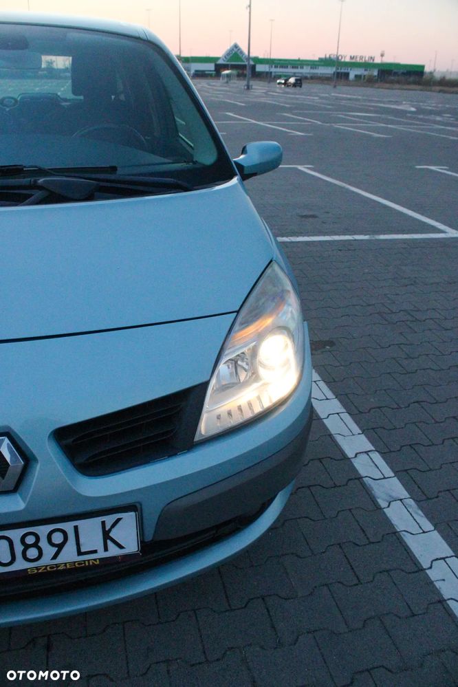 Renault Scenic 1.6 16V Confort Expression - 19