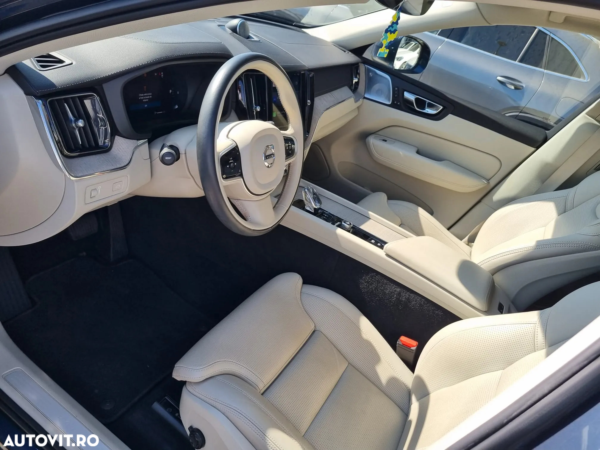 Volvo XC 60 B4 MHEV Inscription - 27