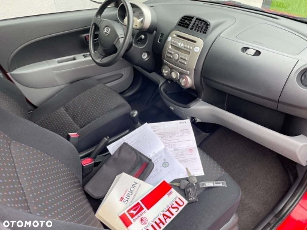 Daihatsu Sirion 1.0 - 11