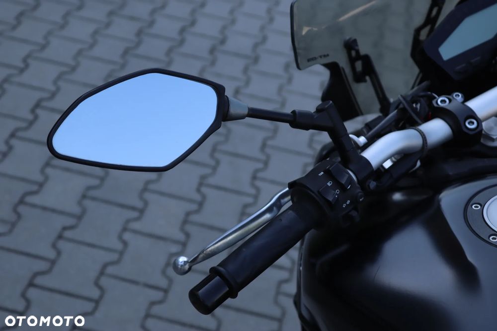 Yamaha MT - 22