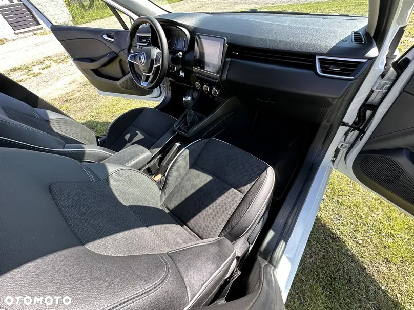 Renault Clio - 22