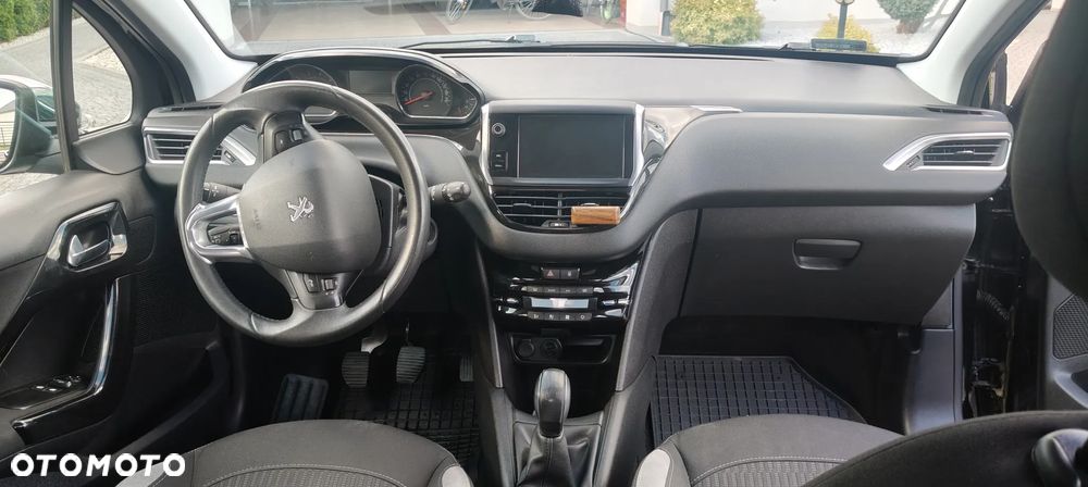 Peugeot 208 1.2 PureTech Style - 13