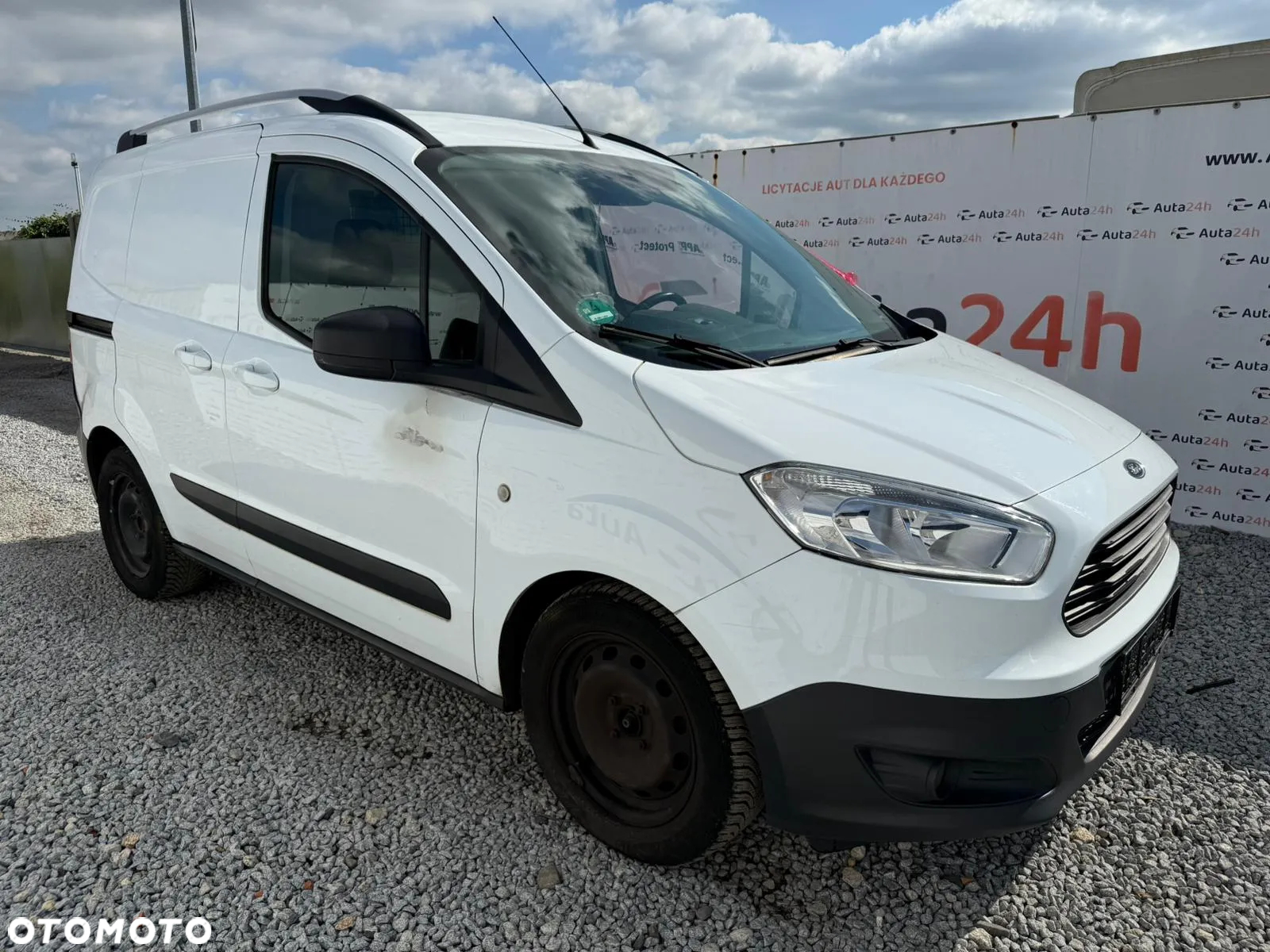 Ford Transit Courier - 2