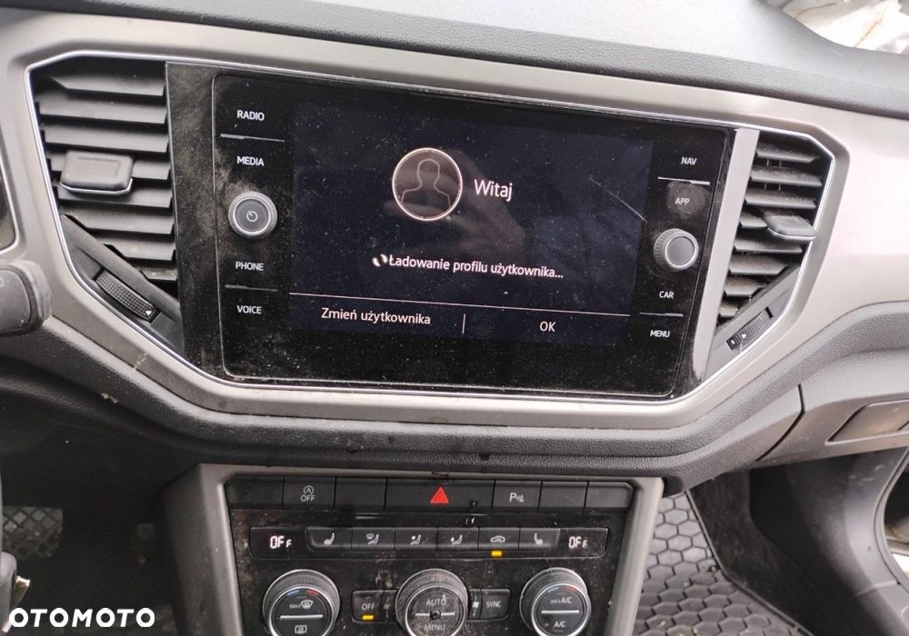 Volkswagen T-Roc - 13