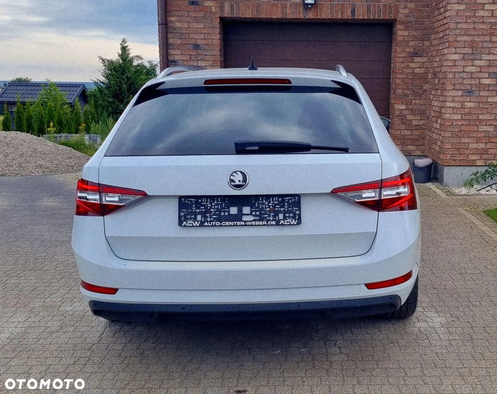 Skoda Superb 2.0 TDI DSG Premium Edition - 6