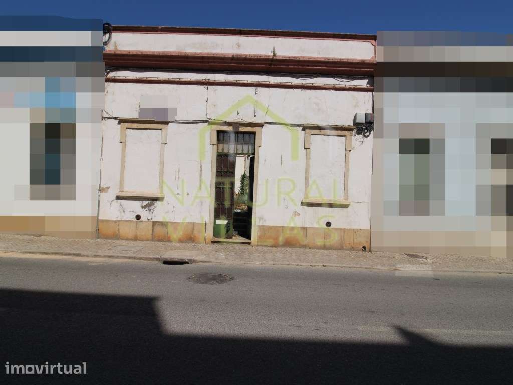Casa Tradicional com Projeto para Moradia T4 com Piscina em Faro - Grande imagem: 3/8