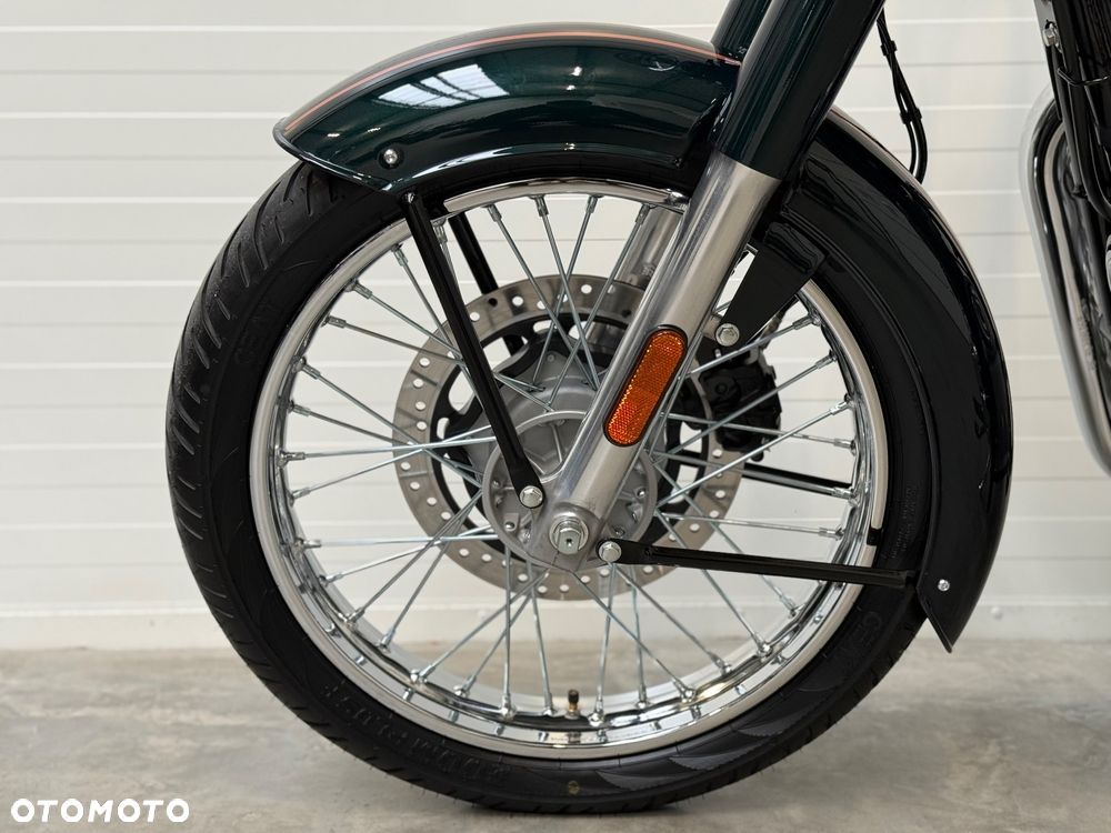 Royal Enfield Classic - 24