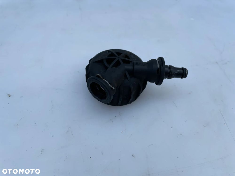 ODPOWIETRZNIK WYSPRZĘGLIKA AUDI A3 8P 2.0 FSI AXW FM277001 - 3