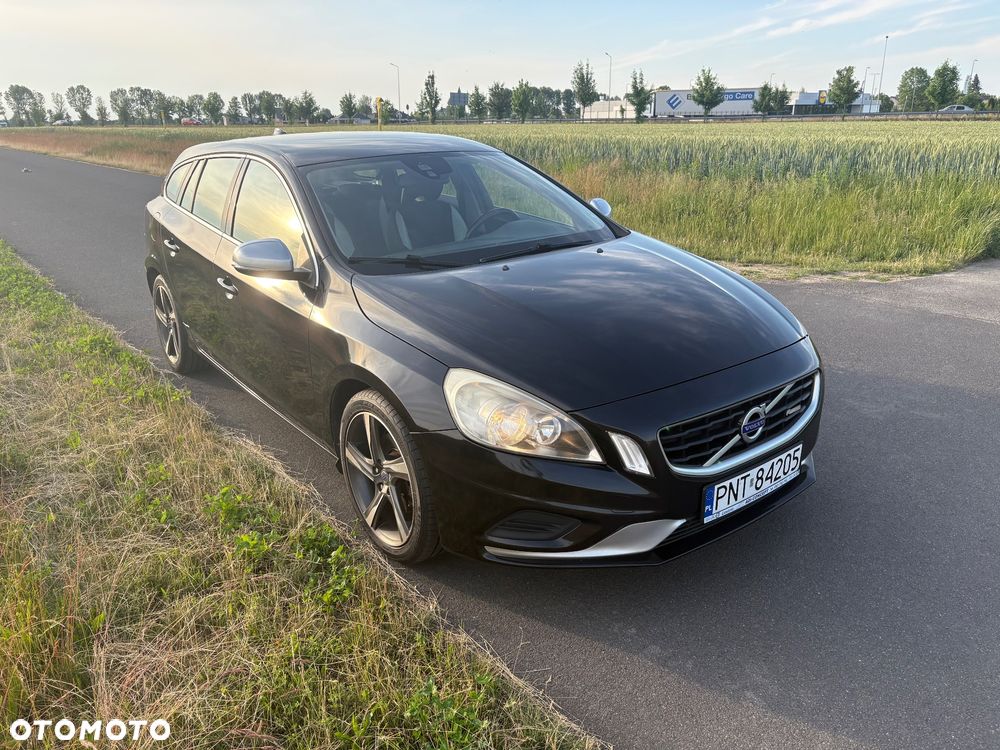 Volvo V60 D2 R-Design - 2