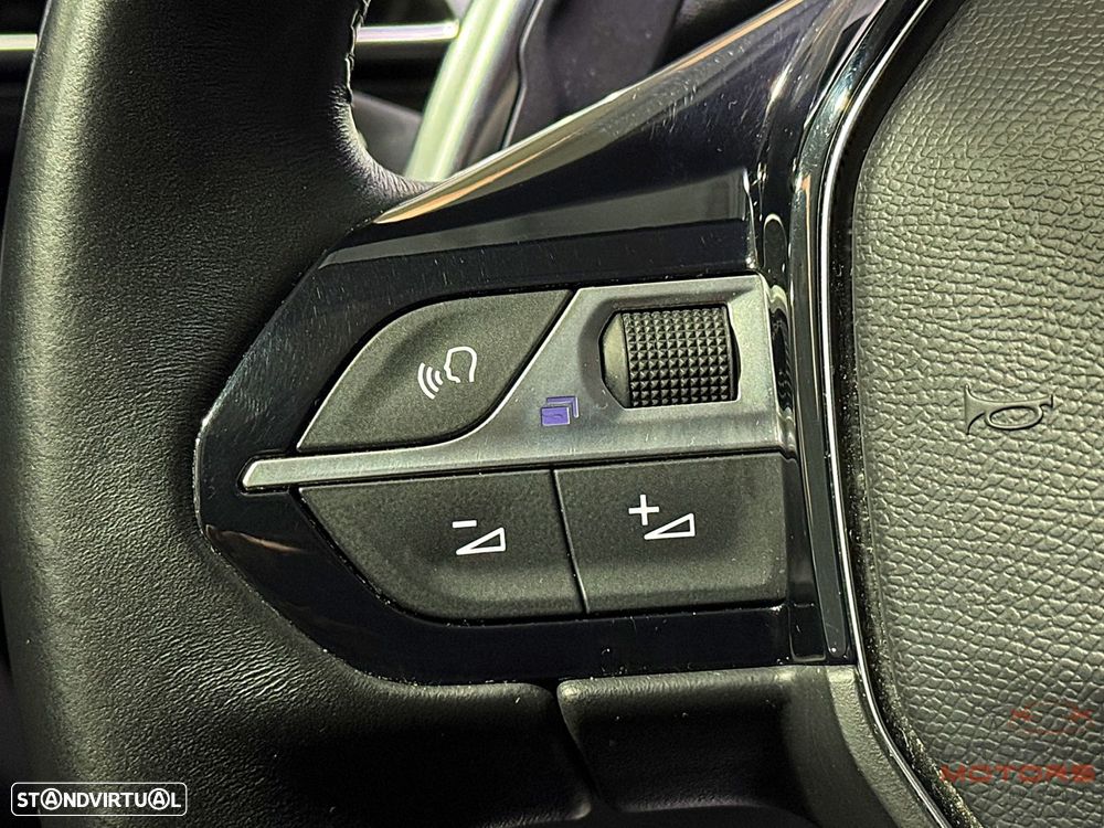 Peugeot 3008 1.6 Hybrid Allure e-EAT8 - 22