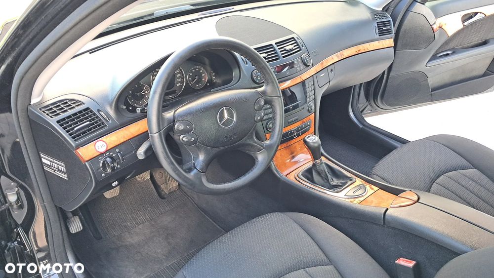 Mercedes-Benz Klasa E 200 Kompressor Elegance - 21