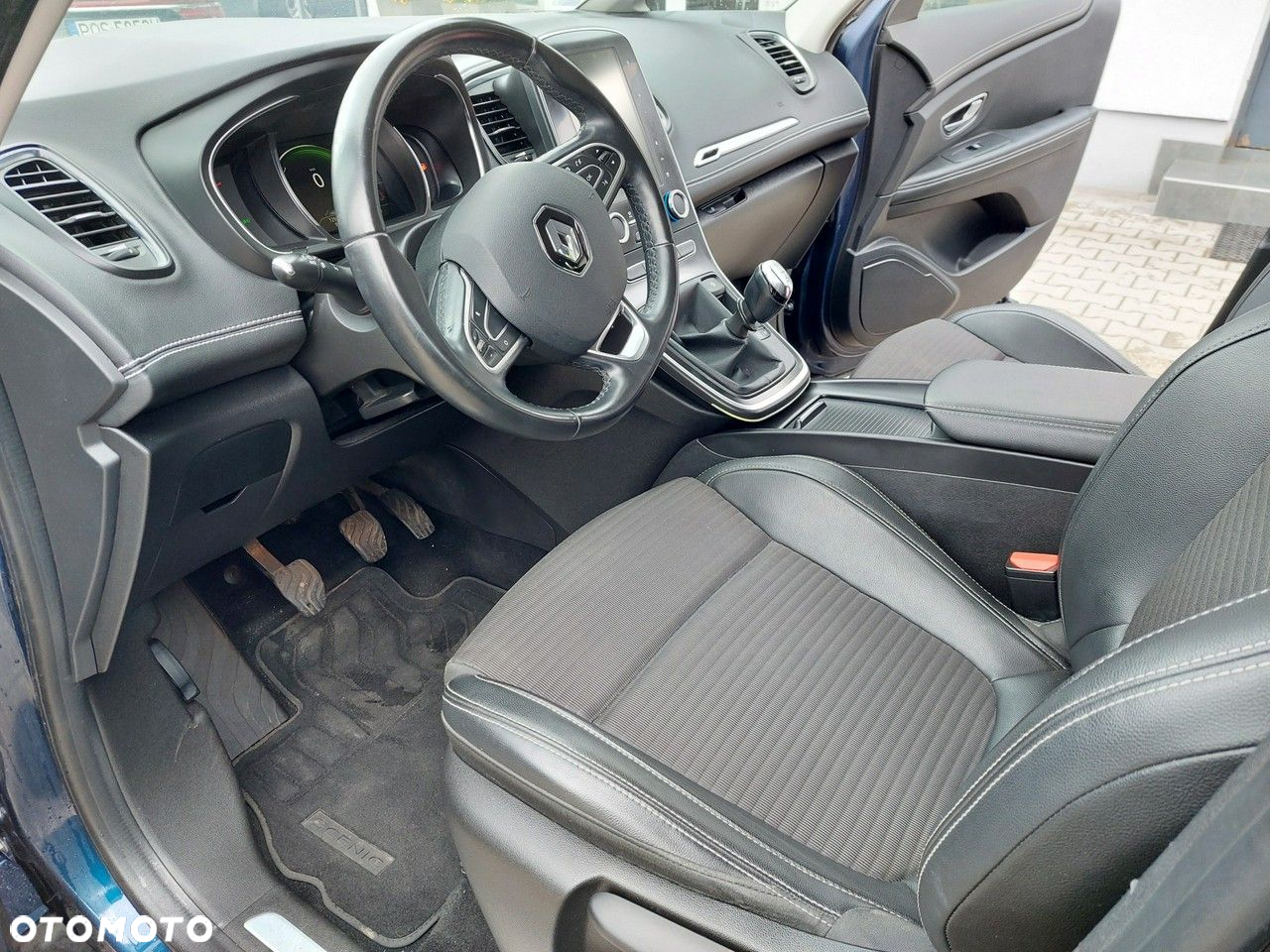 Renault Scenic ENERGY TCe 130 INTENS - 10