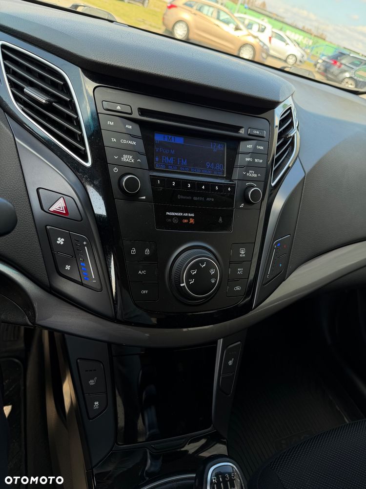 Hyundai i40 Kombi blue 1.7 CRDi Style - 18