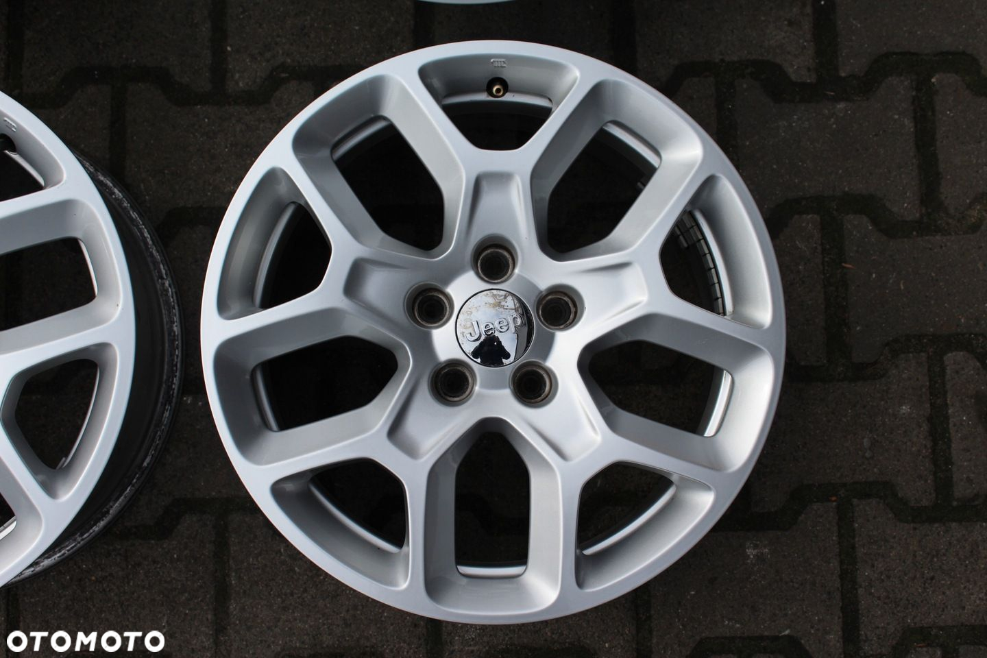 JEEP COMPASS RENEGADE 17cali 5x110 ET40 7J TPMS - 4