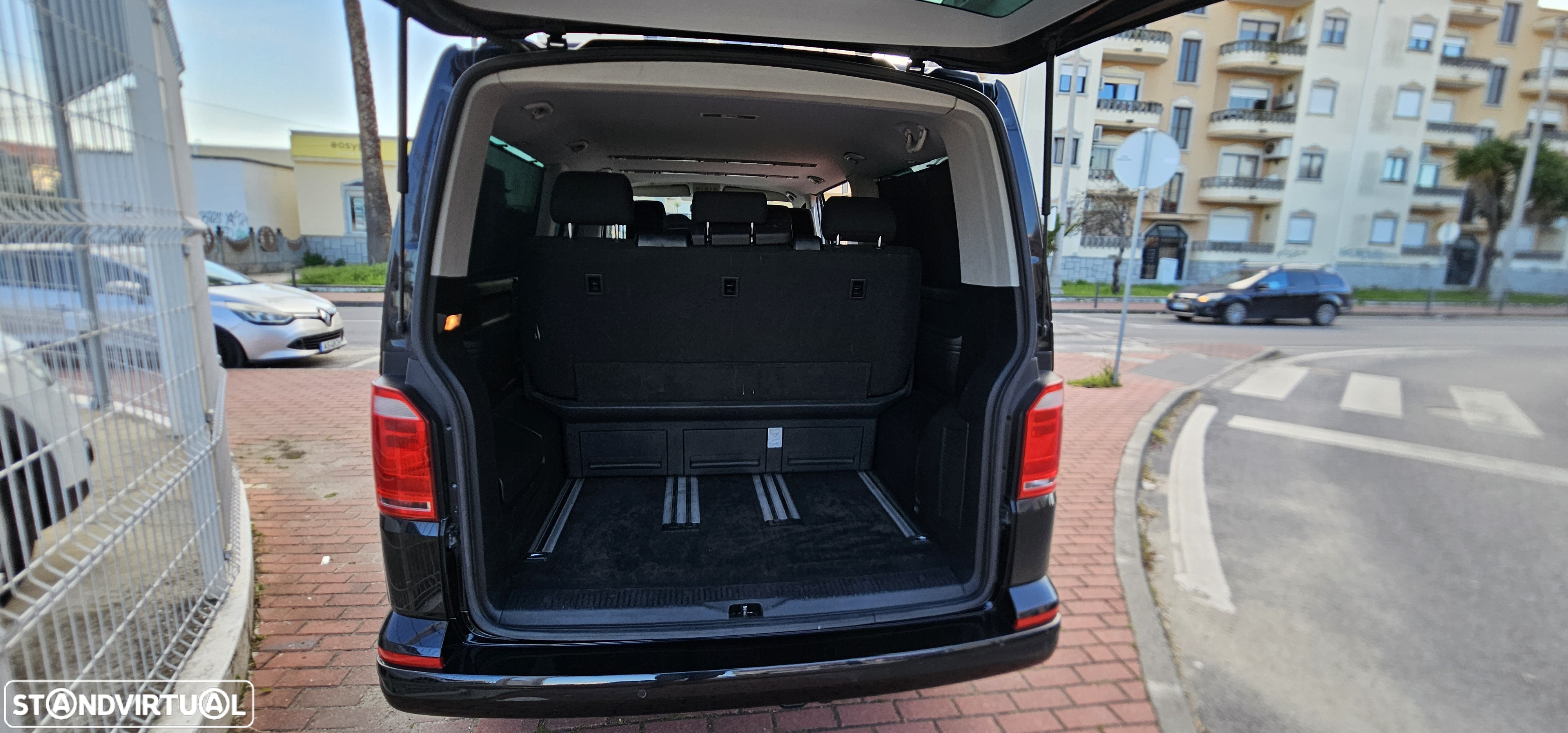 VW Multivan 2.0 TDi BM Longa Comfortline DSG - 10