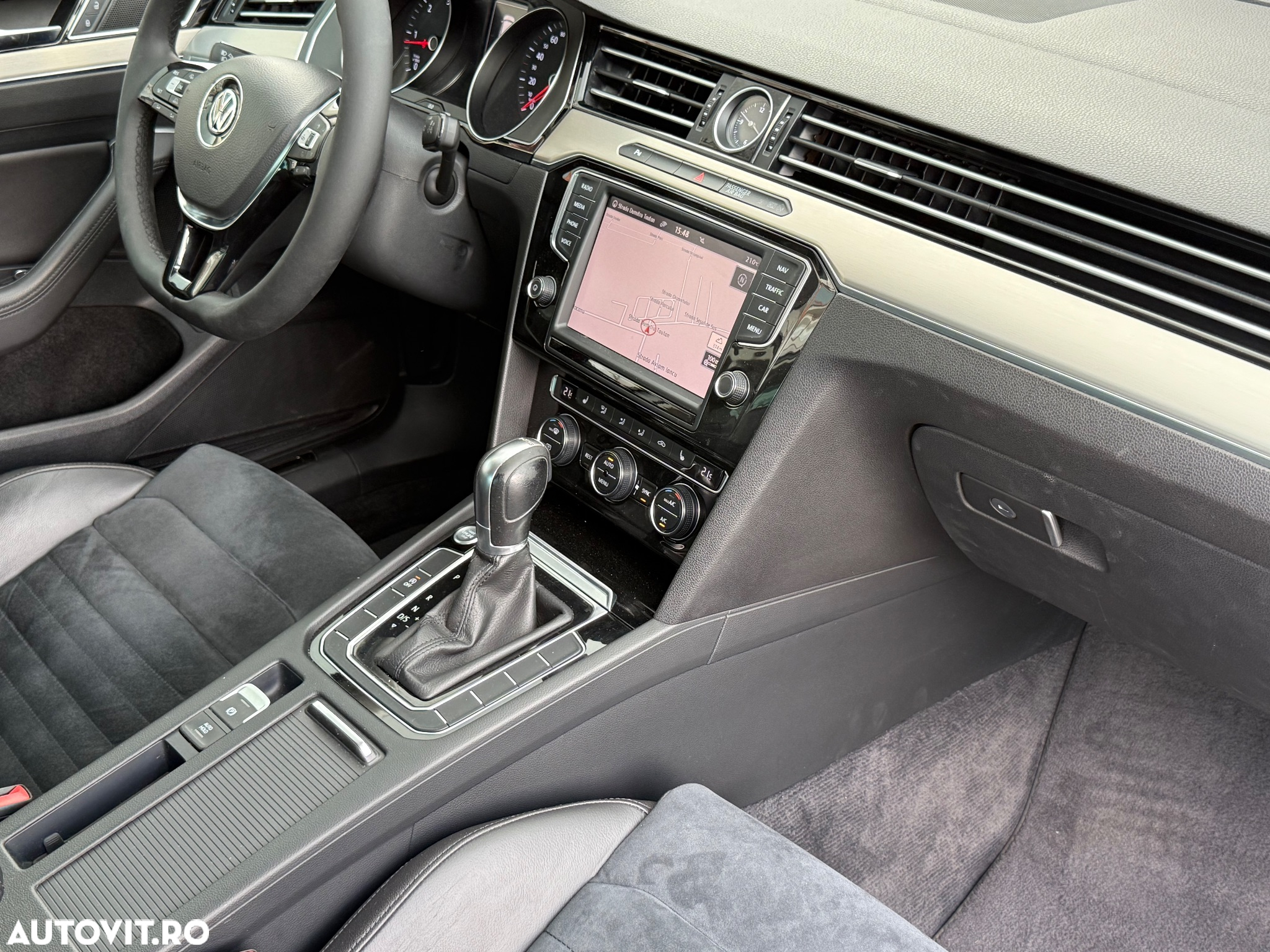 Volkswagen Passat 2.0 TDI DSG Highline - 14