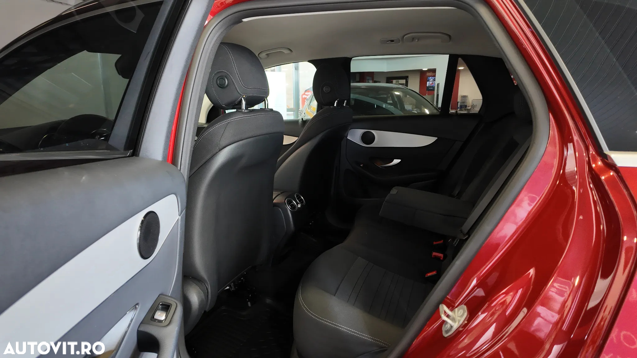 Mercedes-Benz GLC 200 d 4Matic 9G-TRONIC - 33
