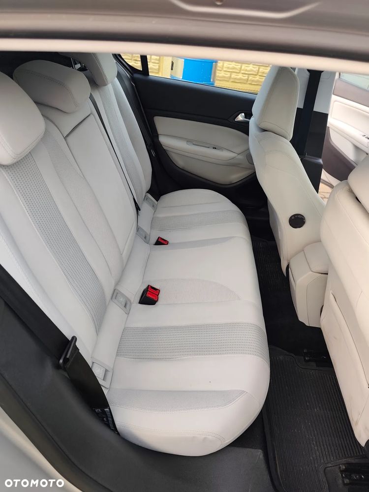 Peugeot 308 1.6 THP Allure - 22