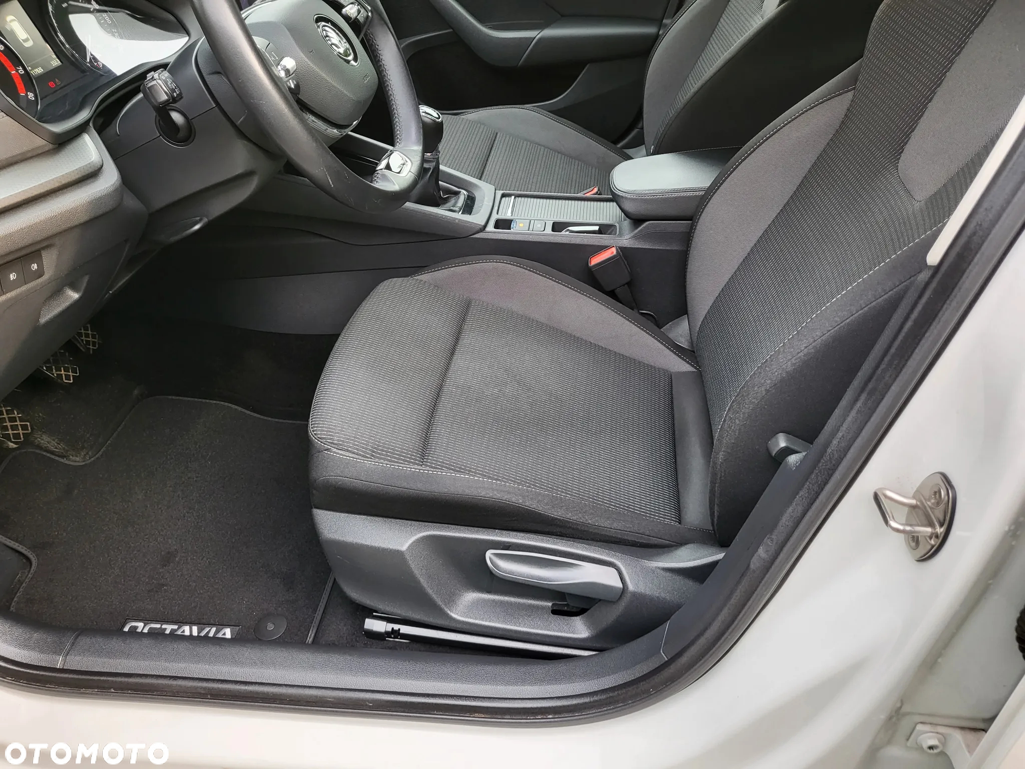 Skoda Octavia 1.0 TSI Ambition - 37