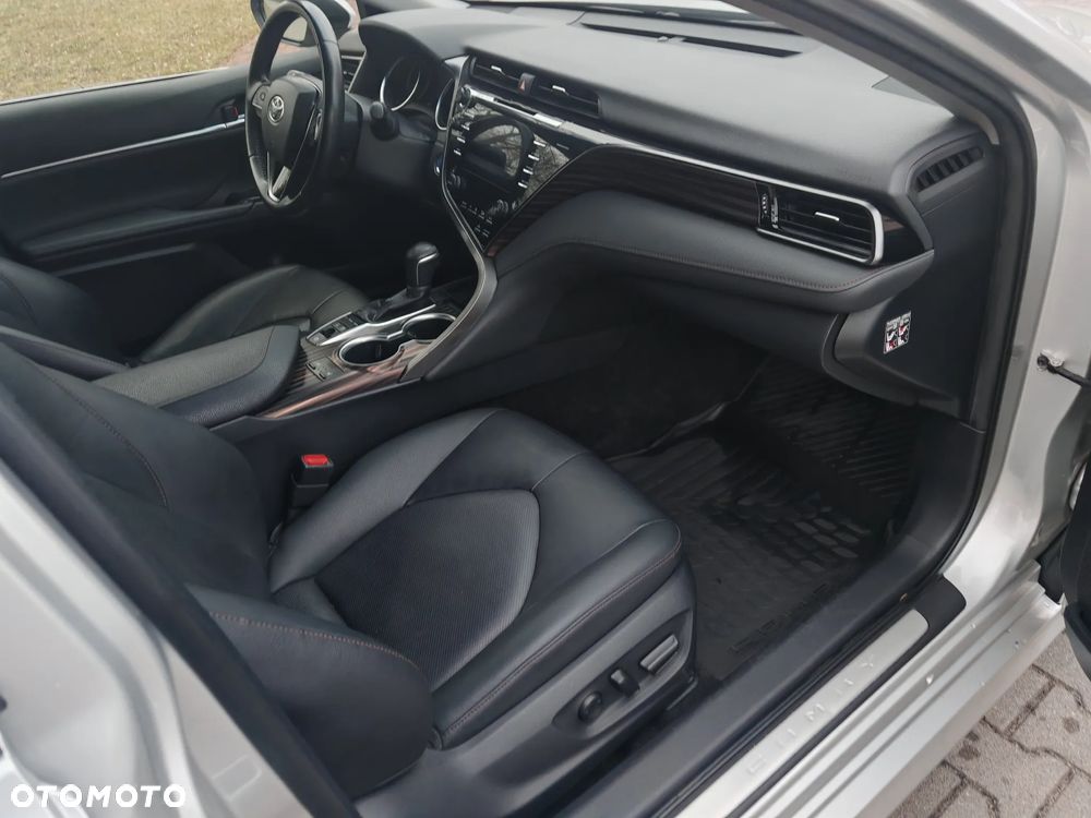 Toyota Camry 2.5 Hybrid Prestige CVT - 6