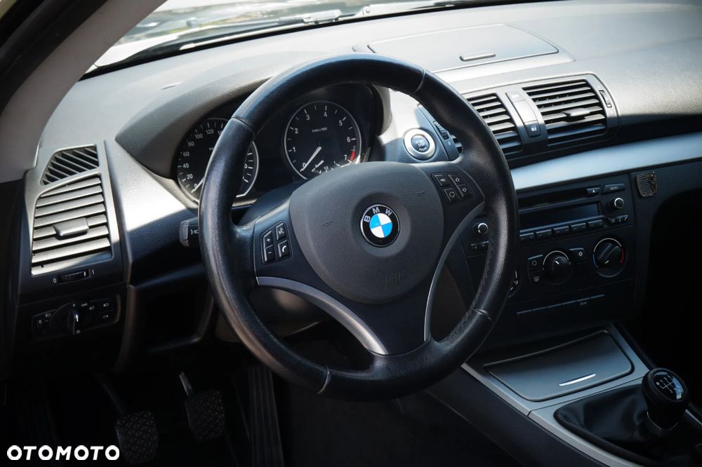 BMW Seria 1 116i - 11