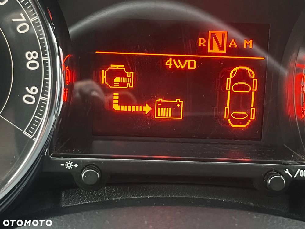 Peugeot 3008 2.0 HDi HYbrid4 - 32