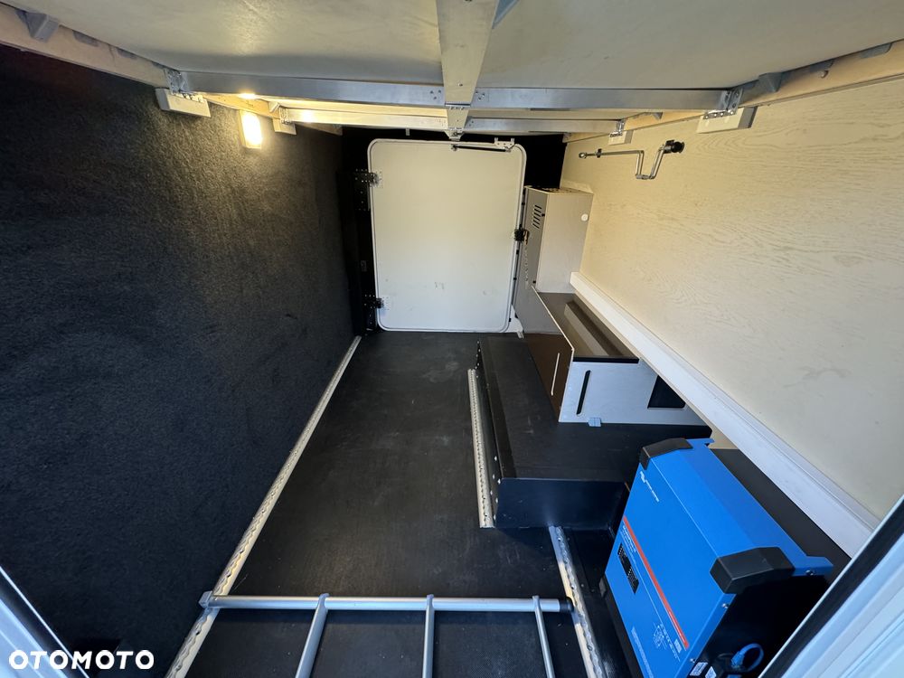 Mercedes-Benz Sprinter - 19