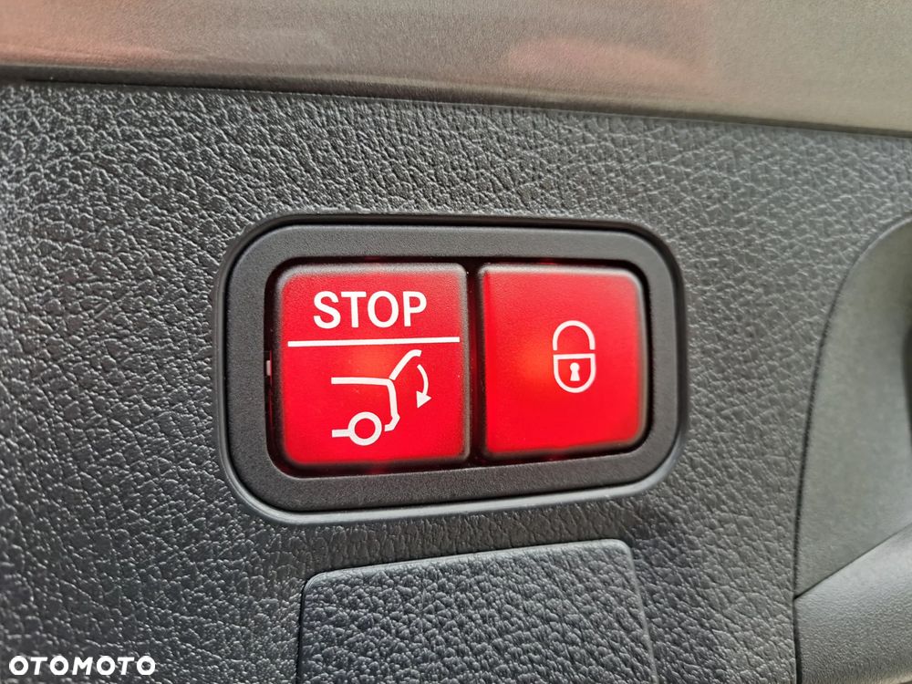 Mercedes-Benz CLA ver-250-e-shooting-brake-8g--dct-edition-amg-line - 28