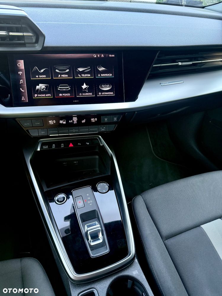 Audi A3 Sportback 30 TFSI S tronic design - 21