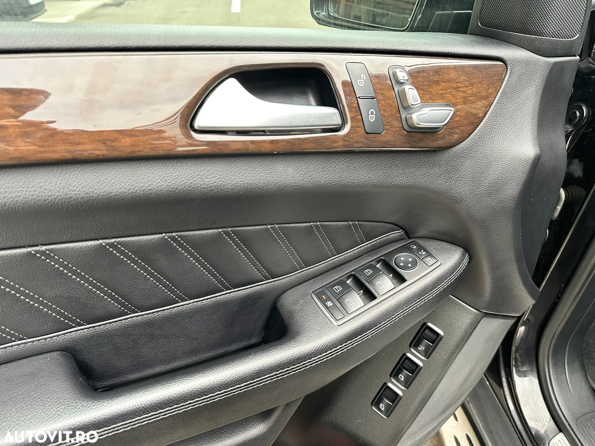 Mercedes-Benz GLS 350 d 4Matic 9G-TRONIC AMG Line - 17