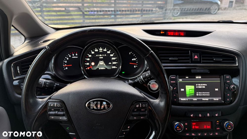 Kia Ceed 1.6 CRDi 136 ISG Platinum Edition - 5