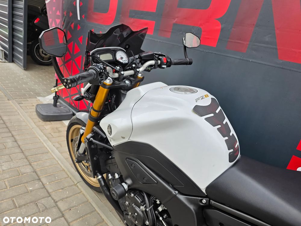 Yamaha FZ8 - 18