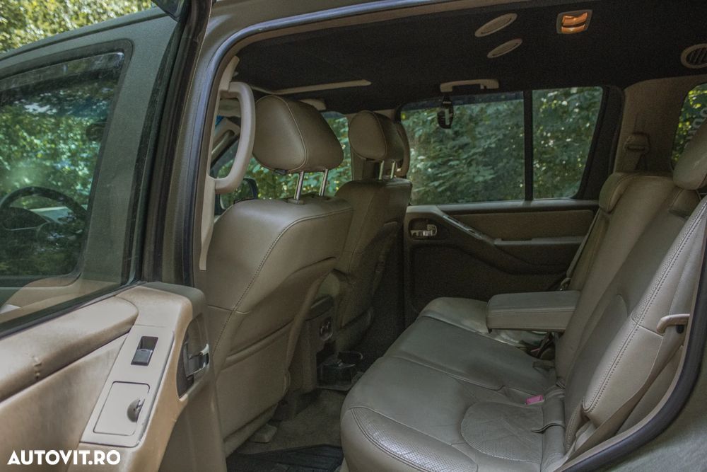 Nissan Pathfinder - 14