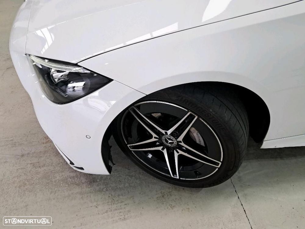 Mercedes-Benz C 300 e AMG Line - 13