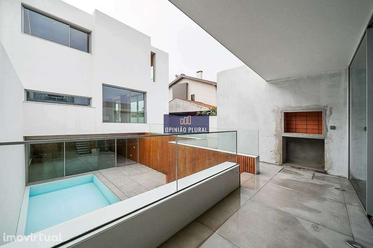 T4 Espaçosa com Escritório e Piscina Pronta a Habitar - Grande imagem: 4/40