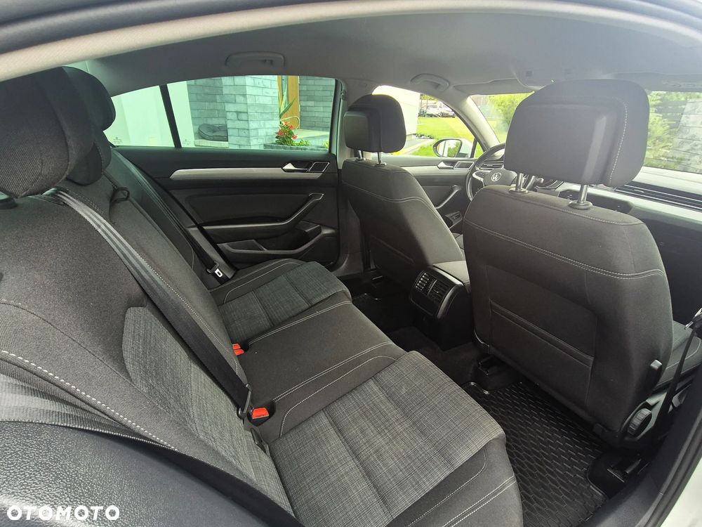 Volkswagen Passat 2.0 TSI Business DSG - 11