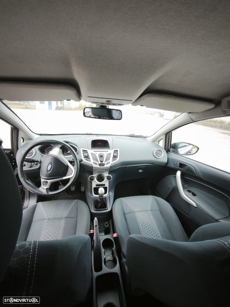 Ford Fiesta 1.6 TDCi Titanium - 15