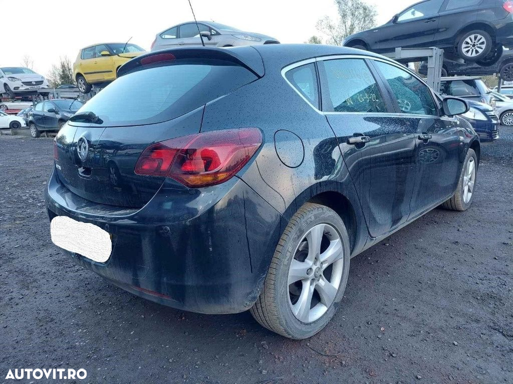 Usa dreapta spate Opel Astra J 2011 HATCHBACK 1.4i A14XER - 11