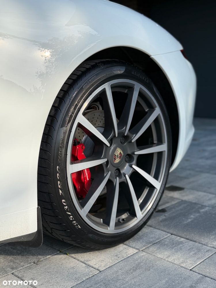 Porsche 911 Carrera S - 31
