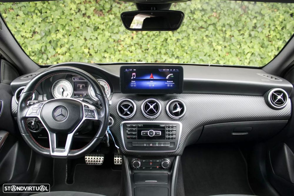 Mercedes-Benz A 180 d AMG Line Aut. — fotografia 15