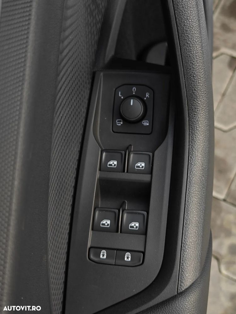 Skoda Octavia Combi 2.0 TDI DSG Sportline - 26