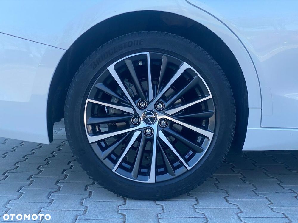 Lexus ES 300h Business Edition - 40