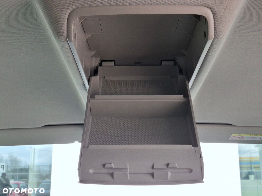 Volkswagen Touran - 29