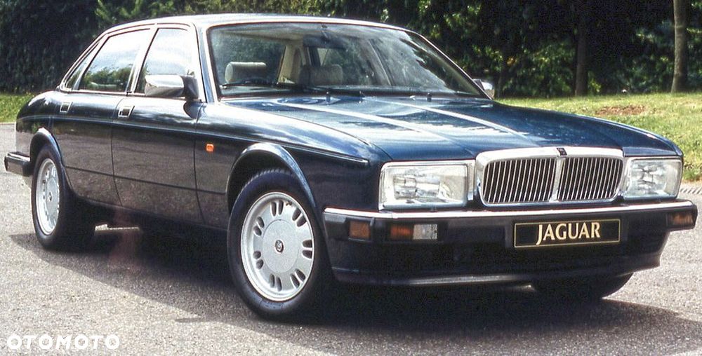 JAGUAR XJ40 szyba boczna z drzwi - 1